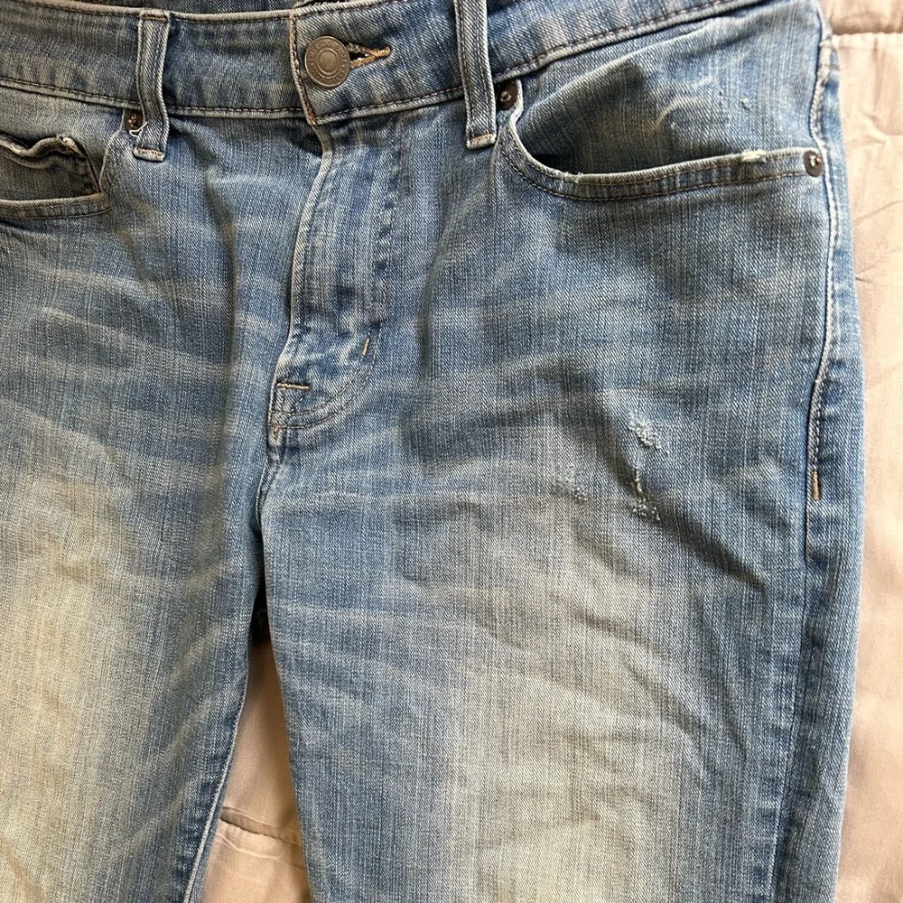 American Eagle Outfitters stylish light